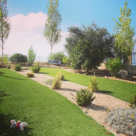 Eagles Cliff فيلة كاتيكاس