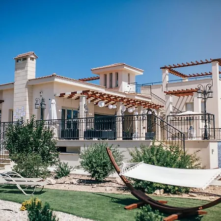 Eagles Cliff فيلة