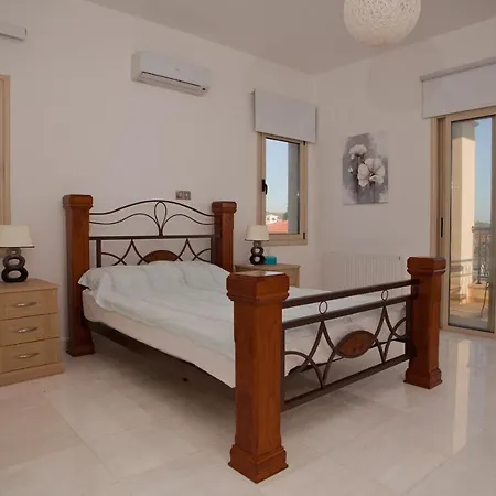 Eagles Cliff * كاتيكاس