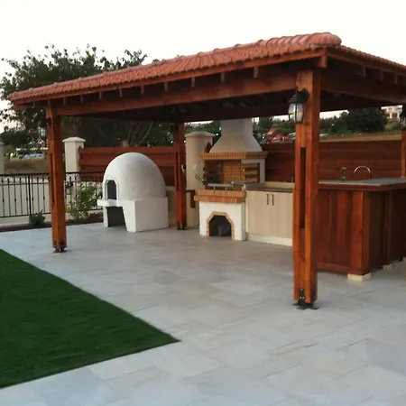 Eagles Cliff Katikas